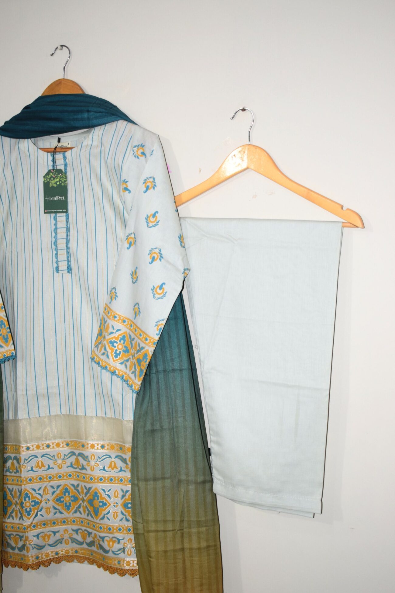 Meadow Mist - 3 Piece Repeat Edition With Lawn Dupatta (Ready to Wear) - Image 4