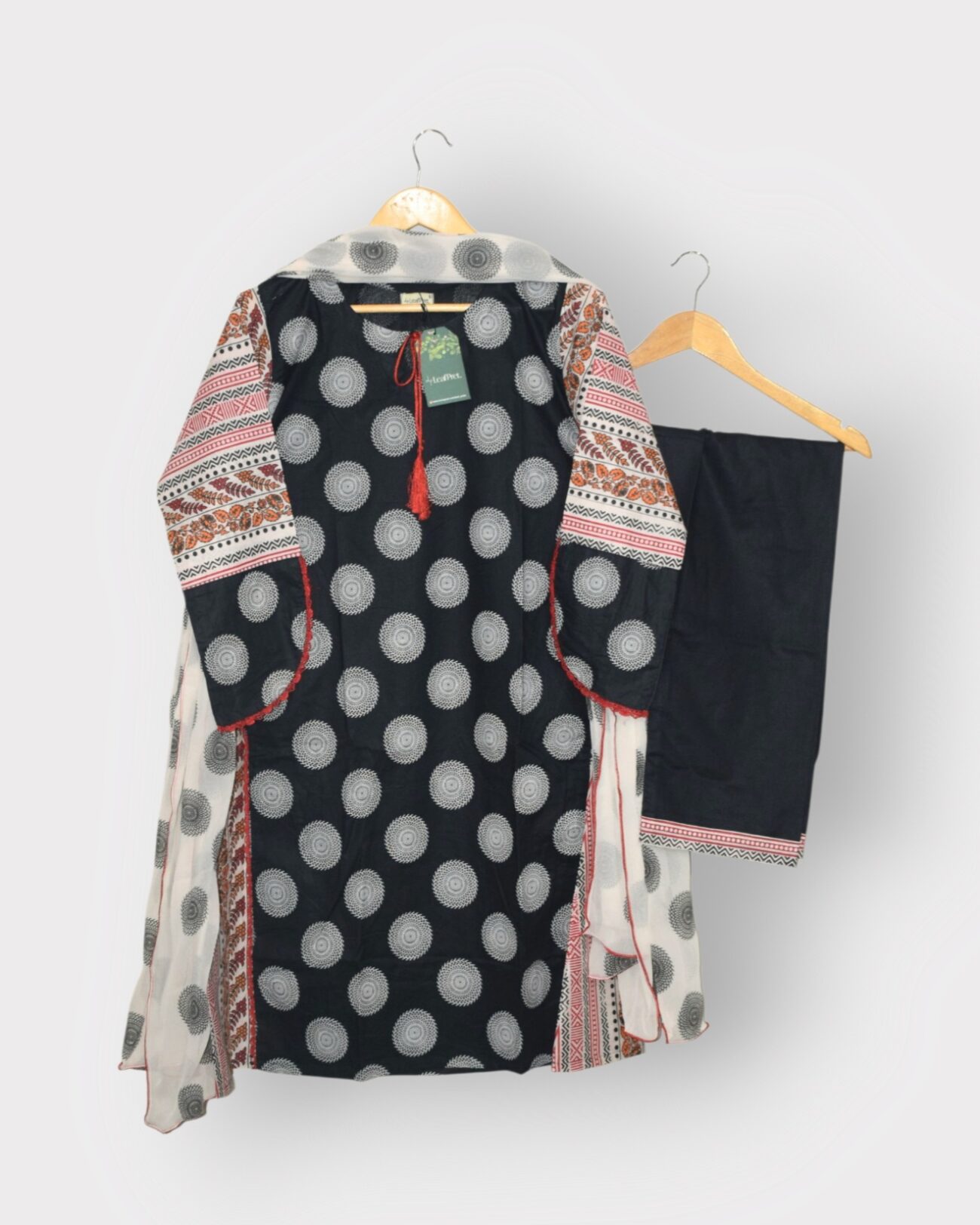 Arabic Muse – Premium Black 3-Piece Lawn Suit for Women with Printed Chiffon Dupatta (Stitched)