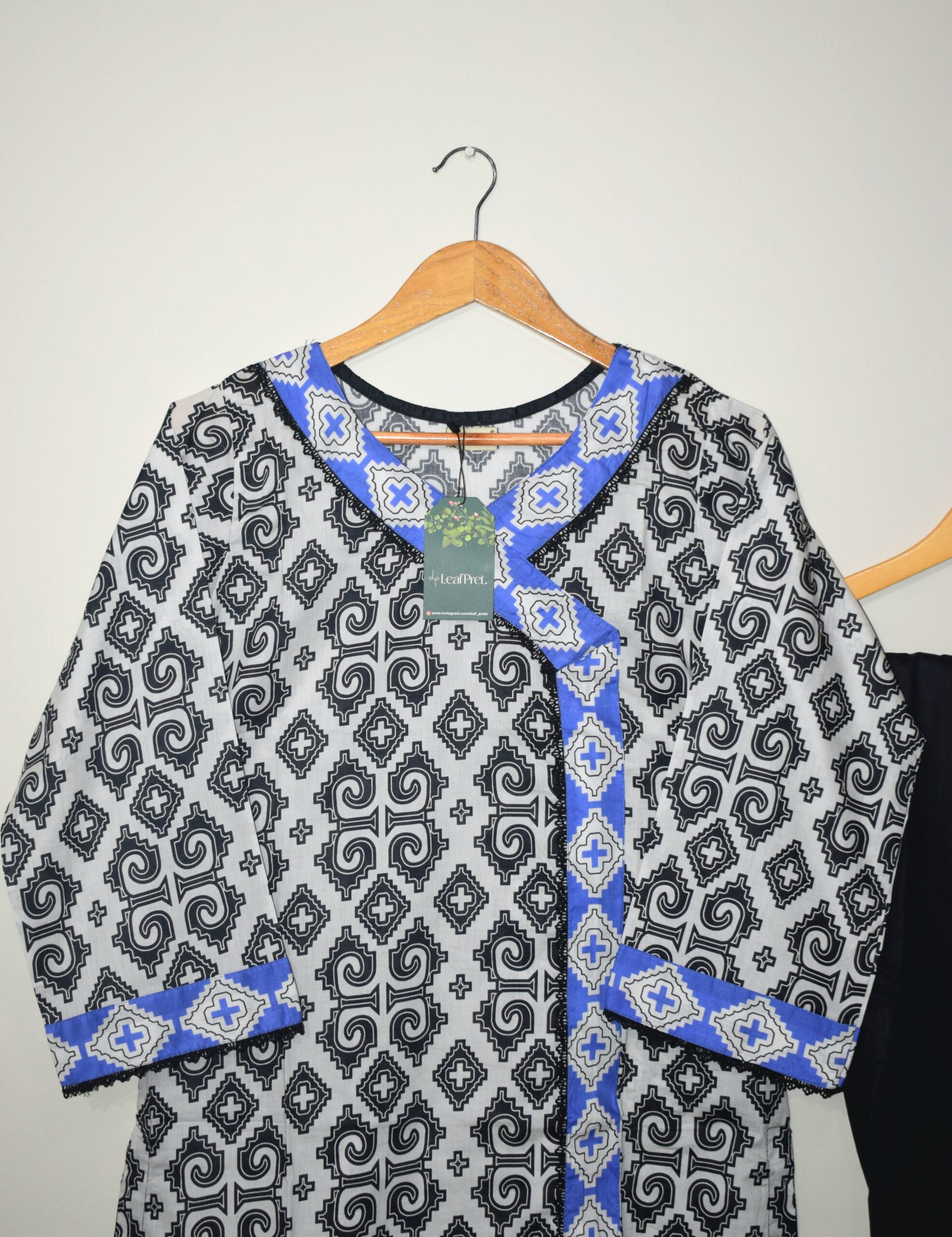 Graphic Grace – 2-Piece Digital Printed Lawn Suit with Palazzo | Stitched Summer Wear 2025 - Image 4