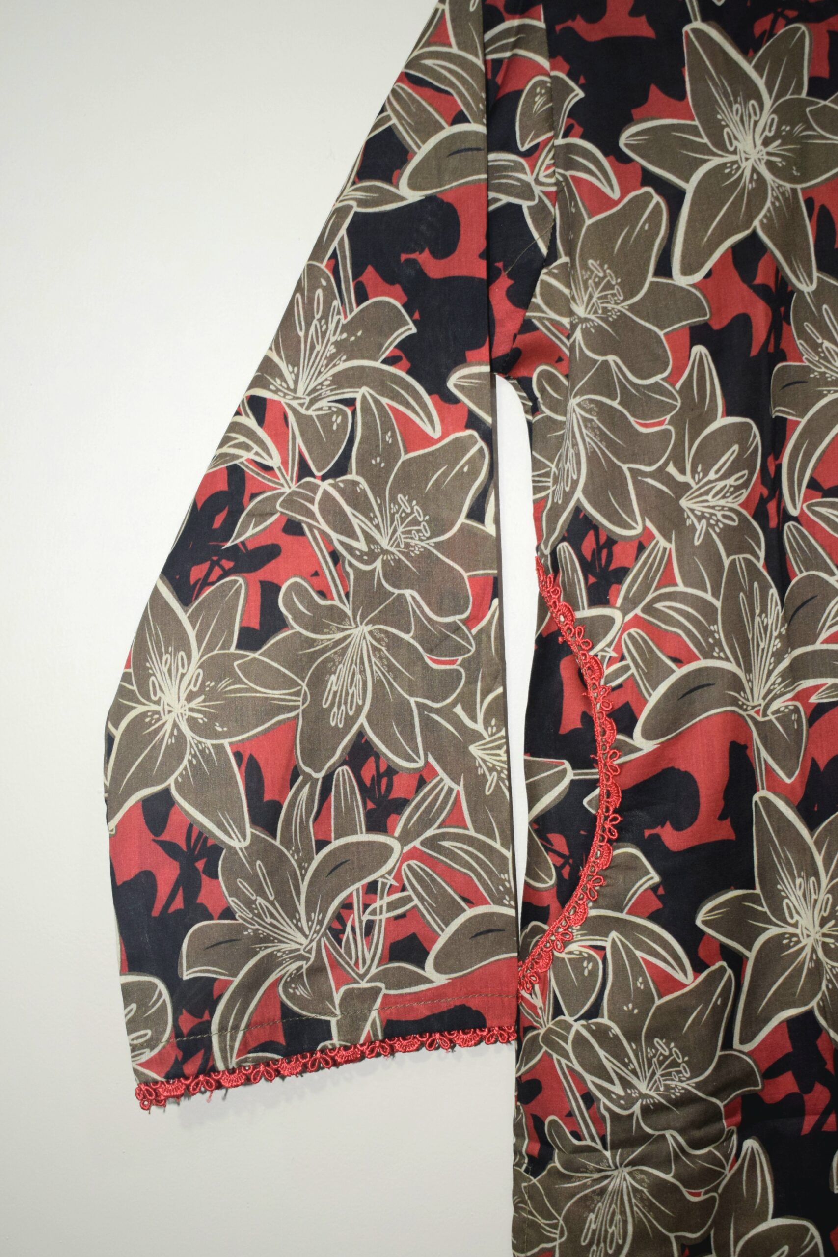 Pocket Muze – 2-Piece Stitched Digital Lawn Suit with Pocket Shirt & Trouser | Summer Ready-to-Wear 2025 - Image 2