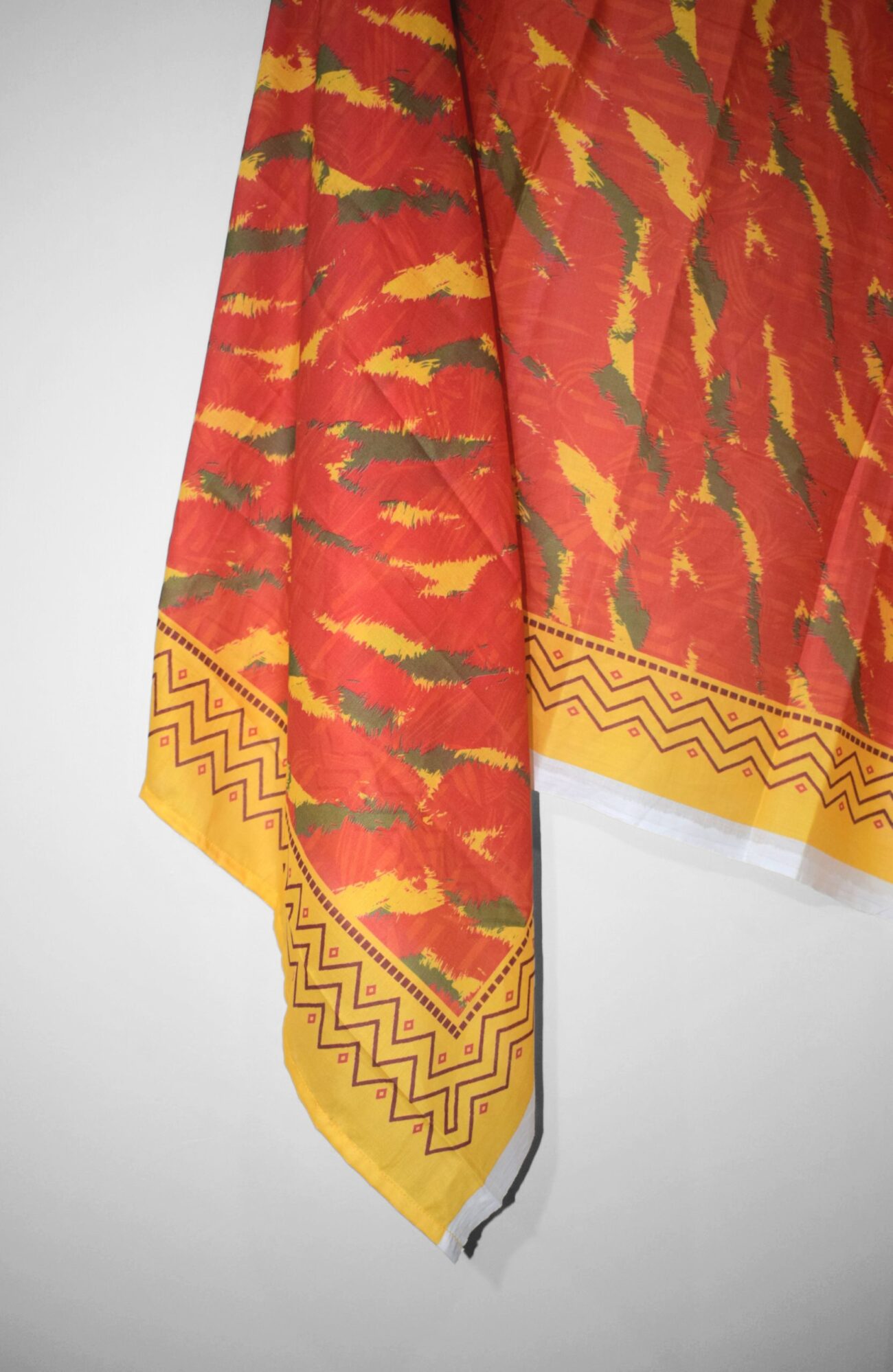Sunflare – Contrasting Red Printed Dupatta with Leafy Pattern