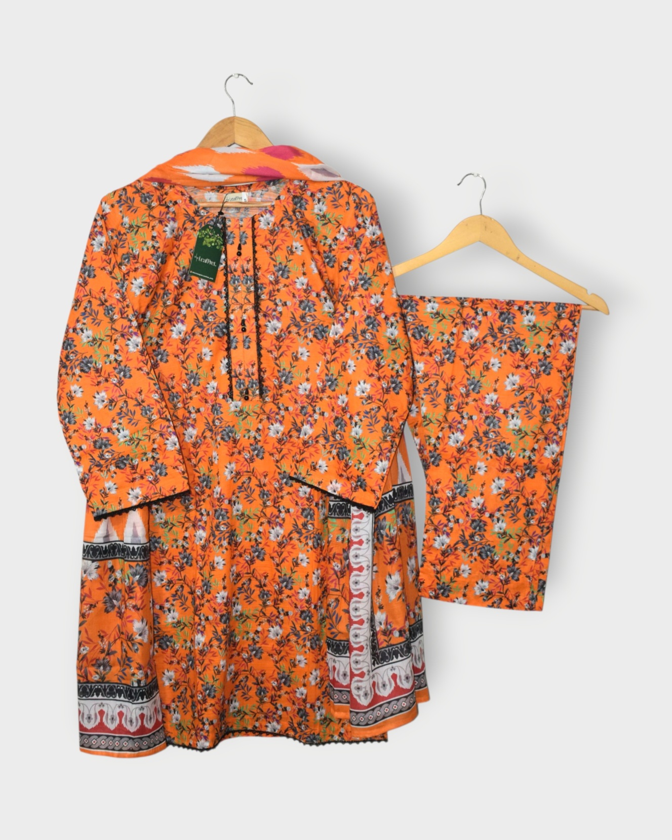 Tangerine Bloom – 3-Piece Bana Dora Stitched Lawn Suit by LeafPret
