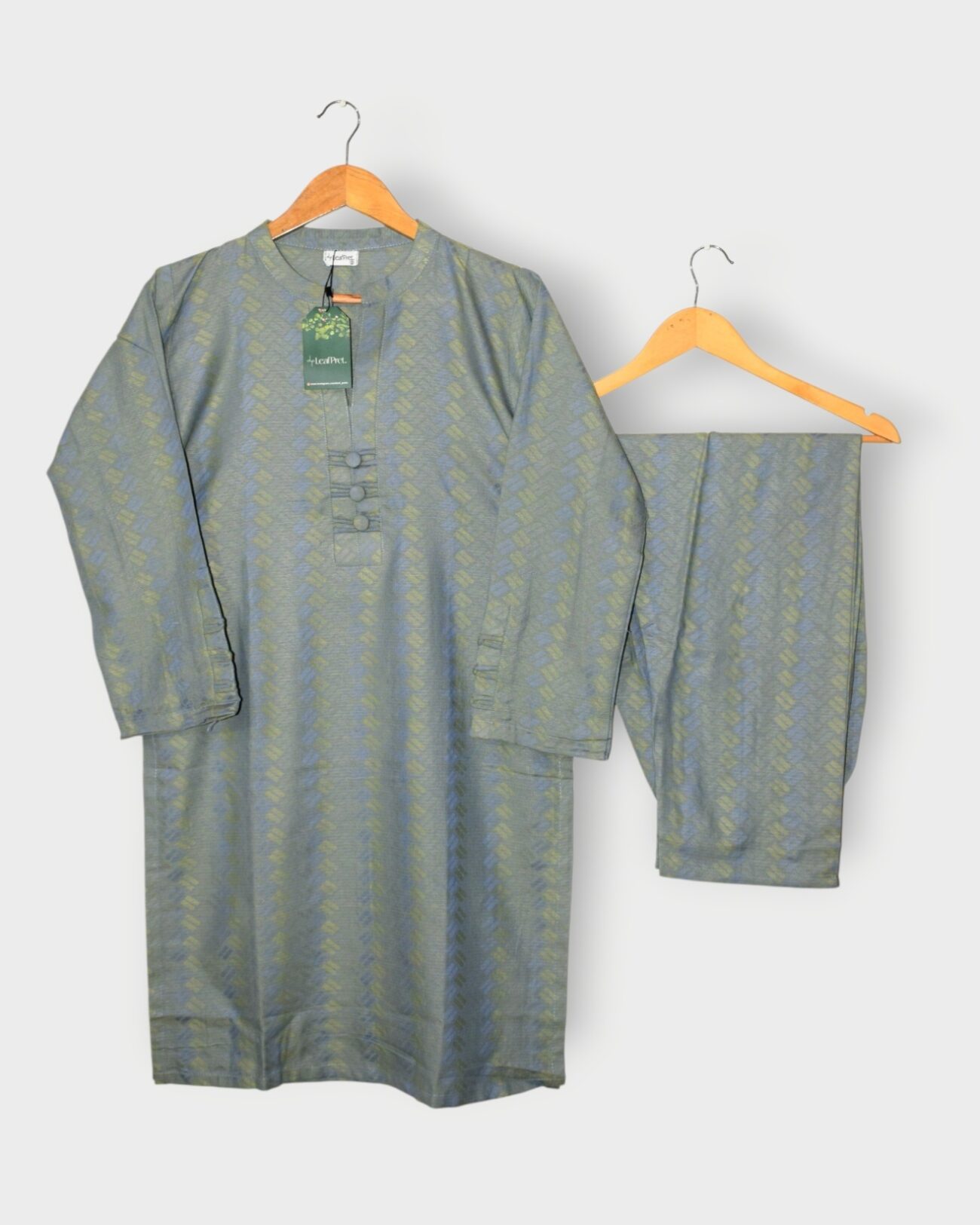 LeafPret Ash Hue stitched self-jacquard 2-piece suit in elegant silver grey shade.