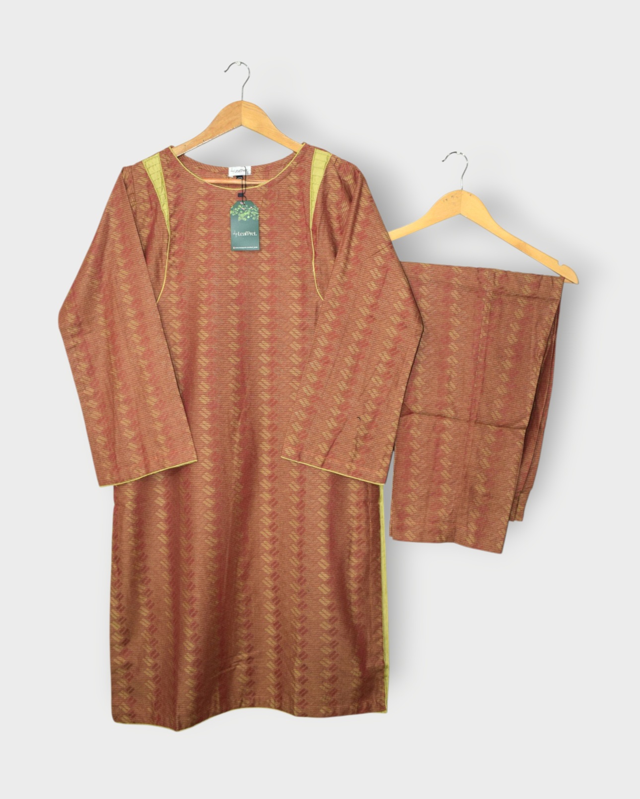 LeafPret Rust Hue stitched self-jacquard 2-piece suit in rich rust brown shade.