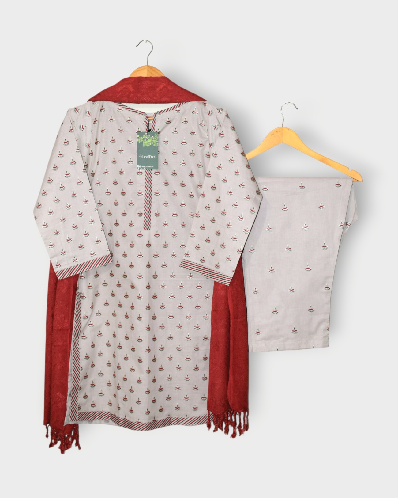 Frostfall LeafPret 3-piece cotton suit front view