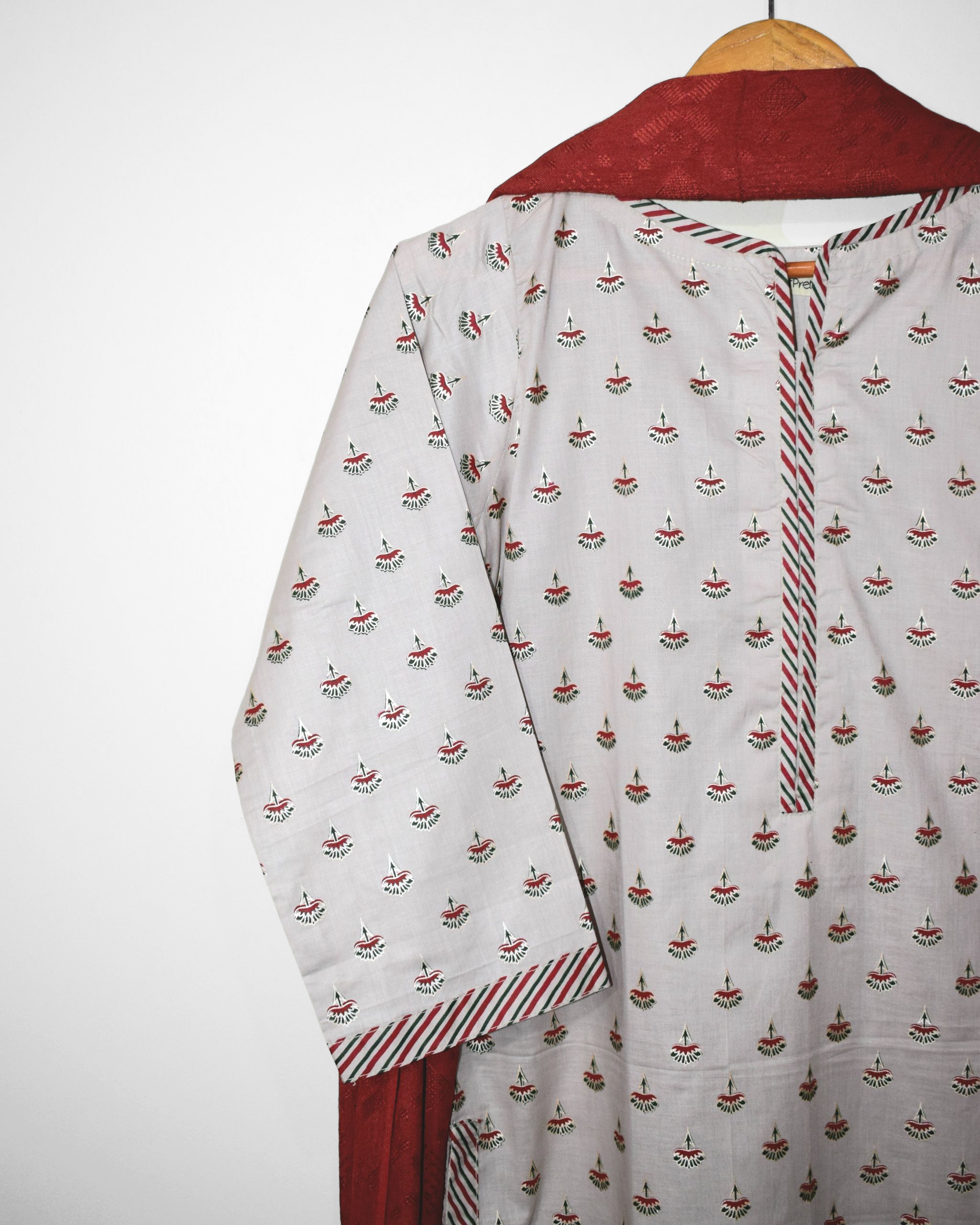 Frostfall cotton suit sleeve detail