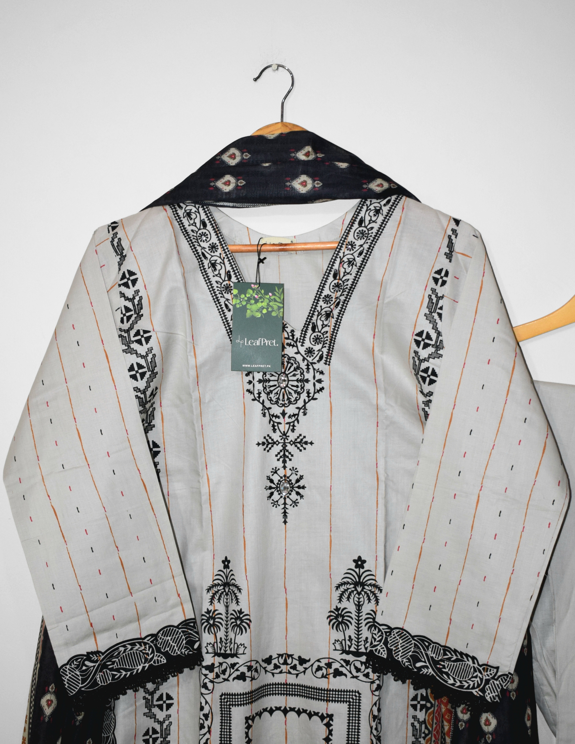 Palm Dusk closeup stitched suit by LeafPret