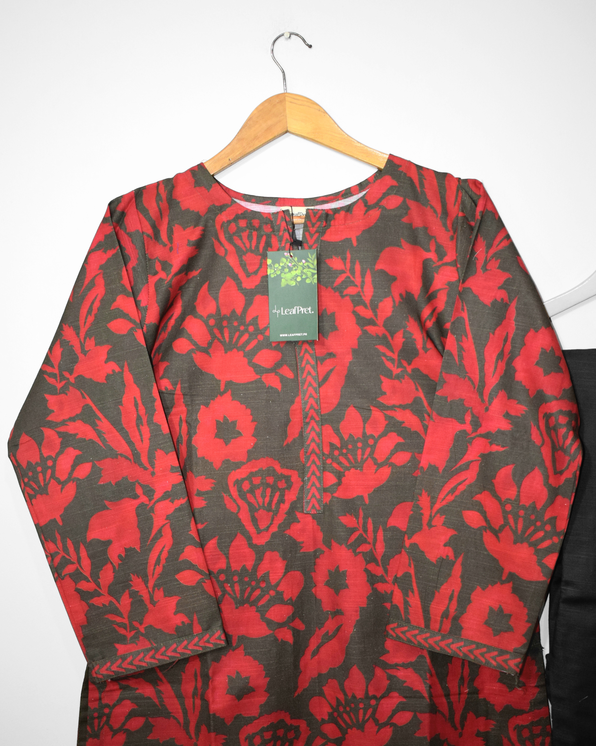 Maroon khaddar shirt neckline design with detailed winter prints