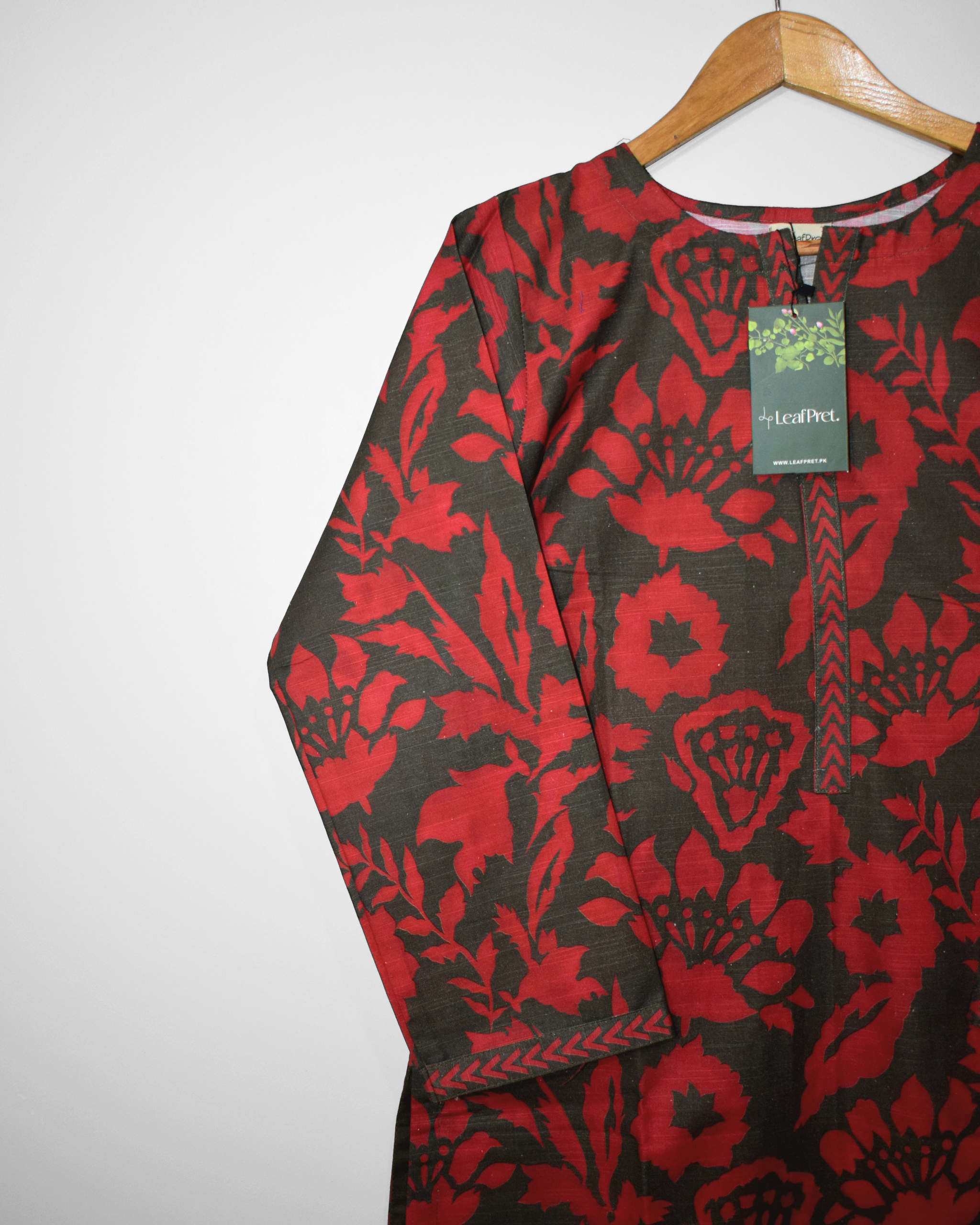 Maroon winter khaddar shirt sleeve finishing and polished borders