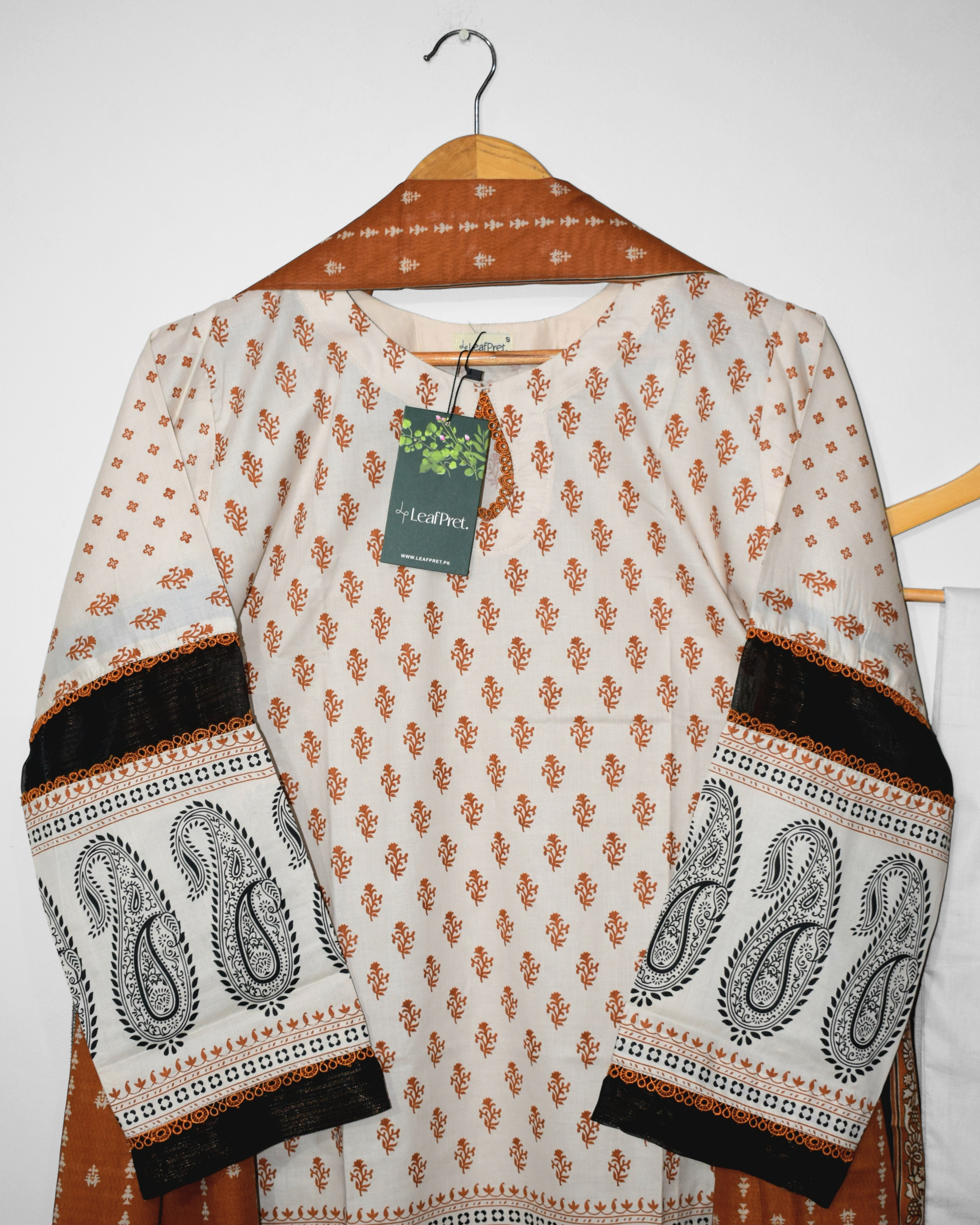 Paisley suit neckline