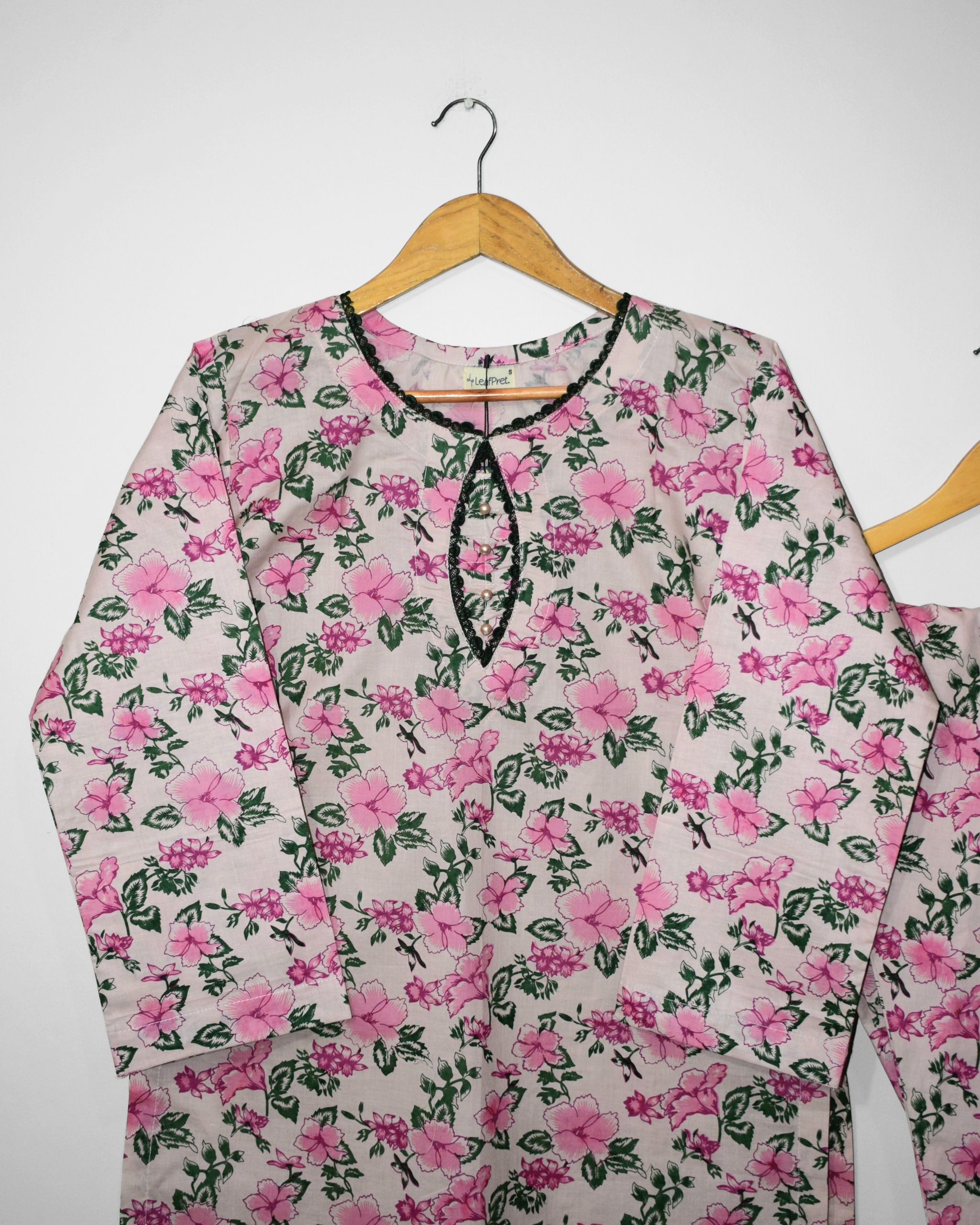 Pinkal Shirt Neckline Detail