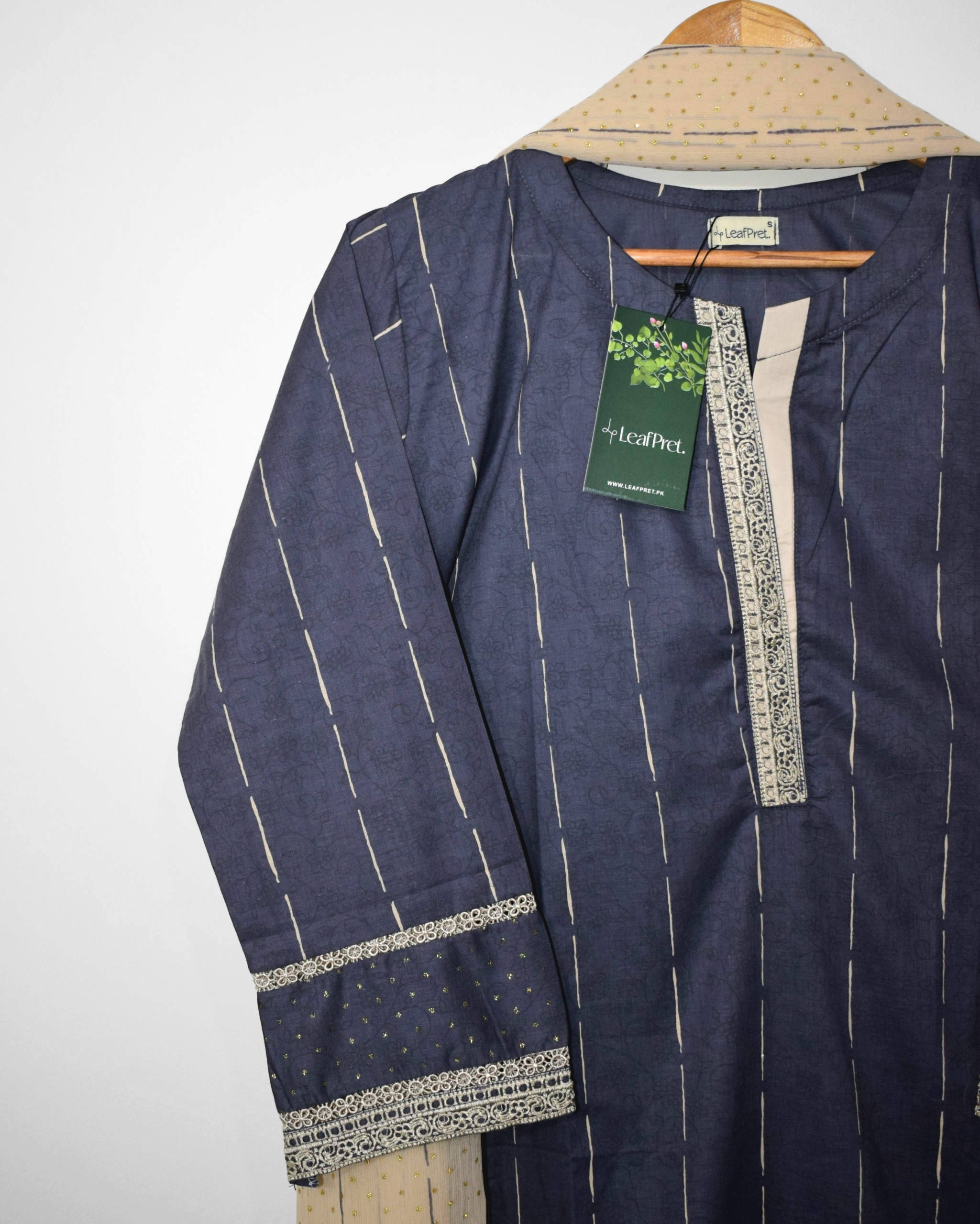 Grey Sapphire embroidered sleeves with glitter detailing LeafPret