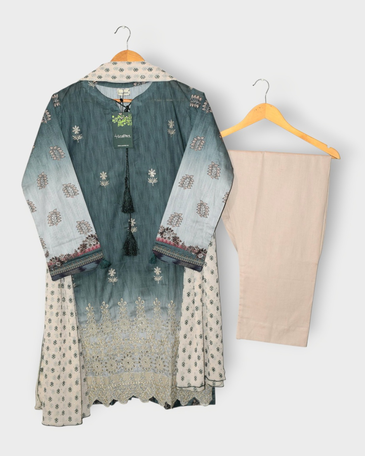 Mehr Noor 3 piece stitched lawn embroidery suit by LeafPret full look