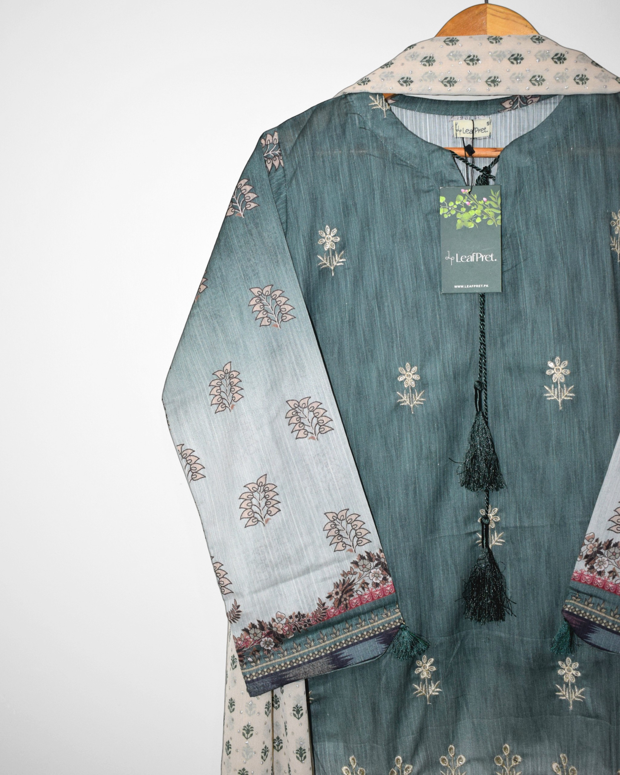 Mehr Noor embroidered sleeves with tassel detailing