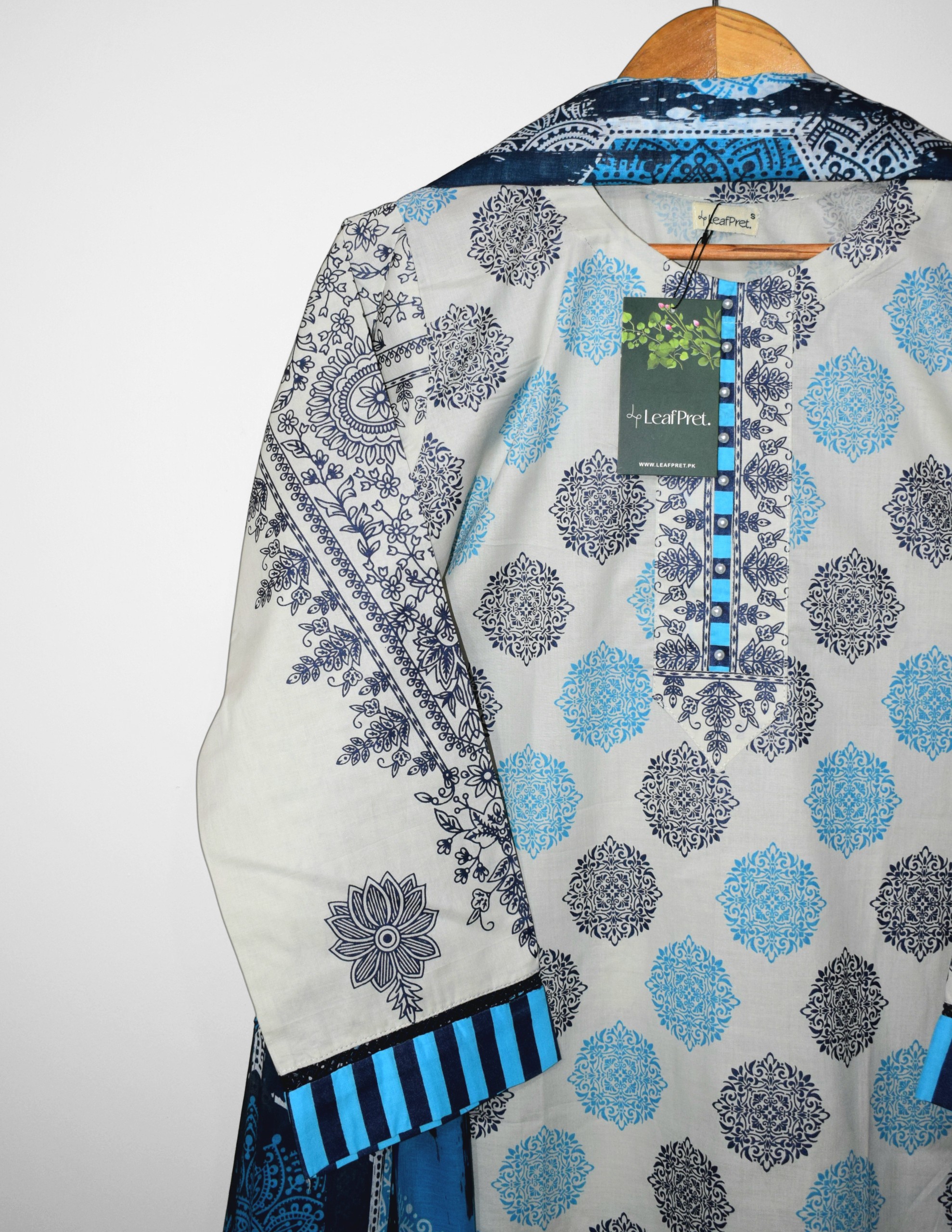 Orbella statement printed sleeves with striped cuff finish