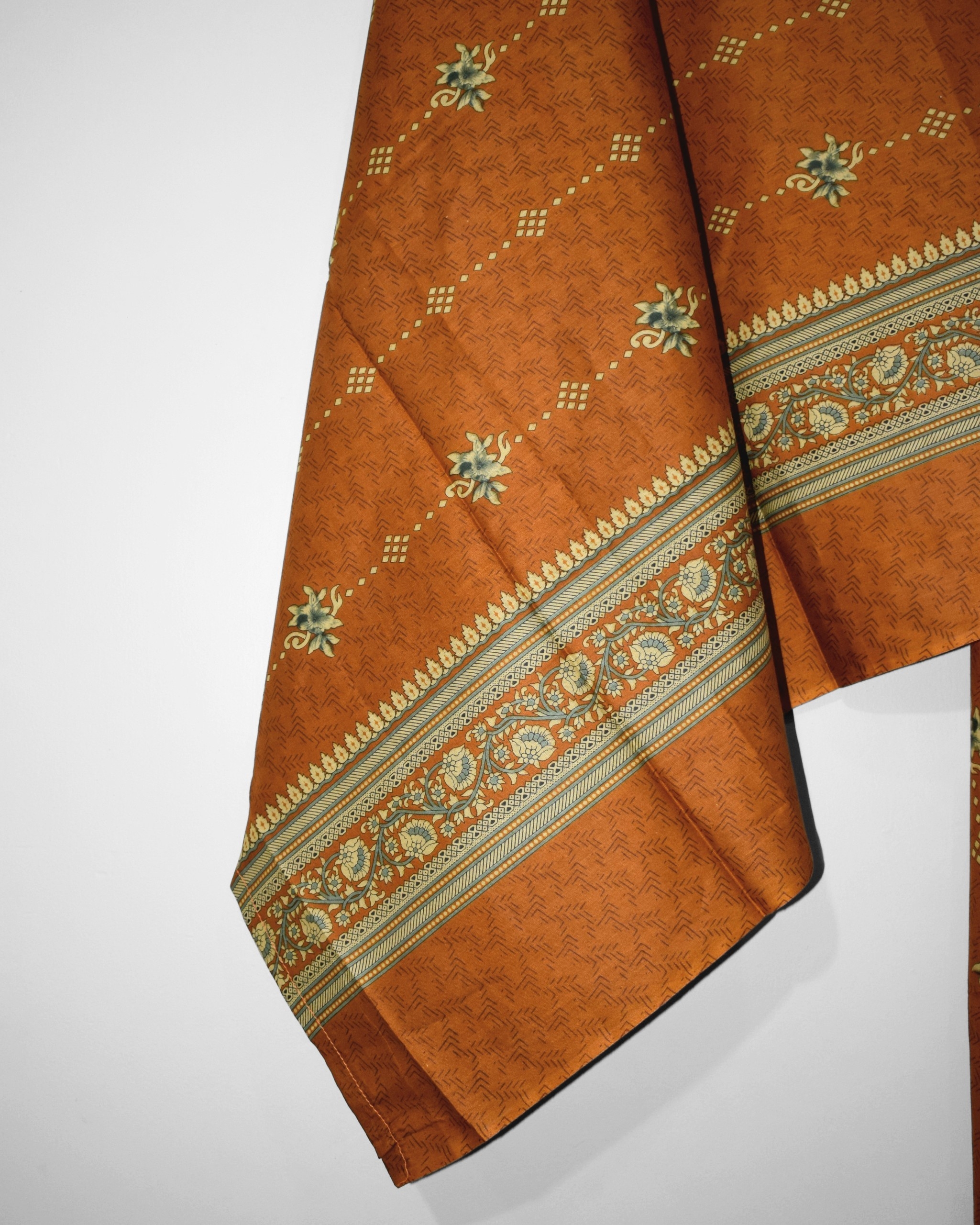 Printed lawn dupatta of Rangrez 3 piece embroidered suit