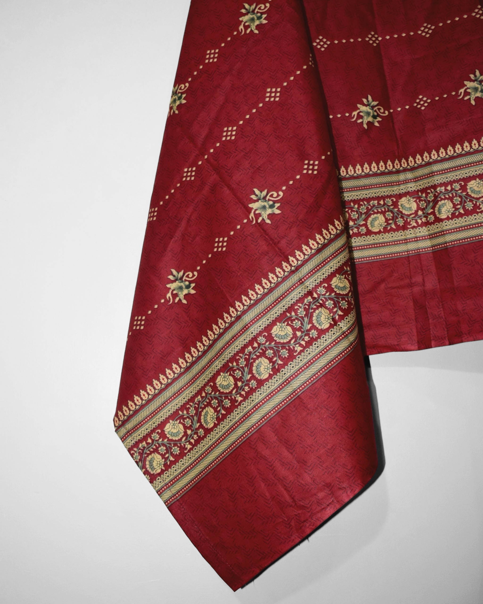 Printed lawn dupatta of Rangrez 3 piece embroidered suit