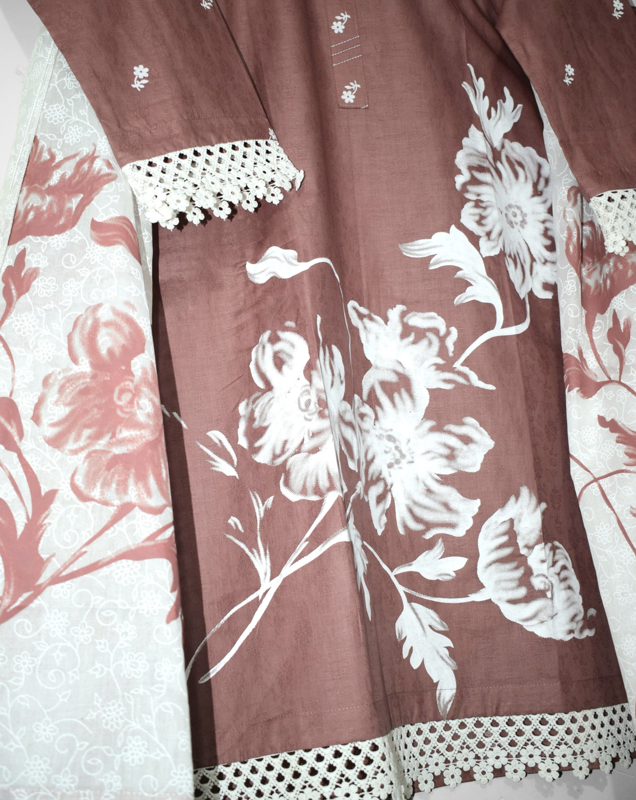 Rosewood 2.0 LeafPret shirt daman floral screen print with lace detailing