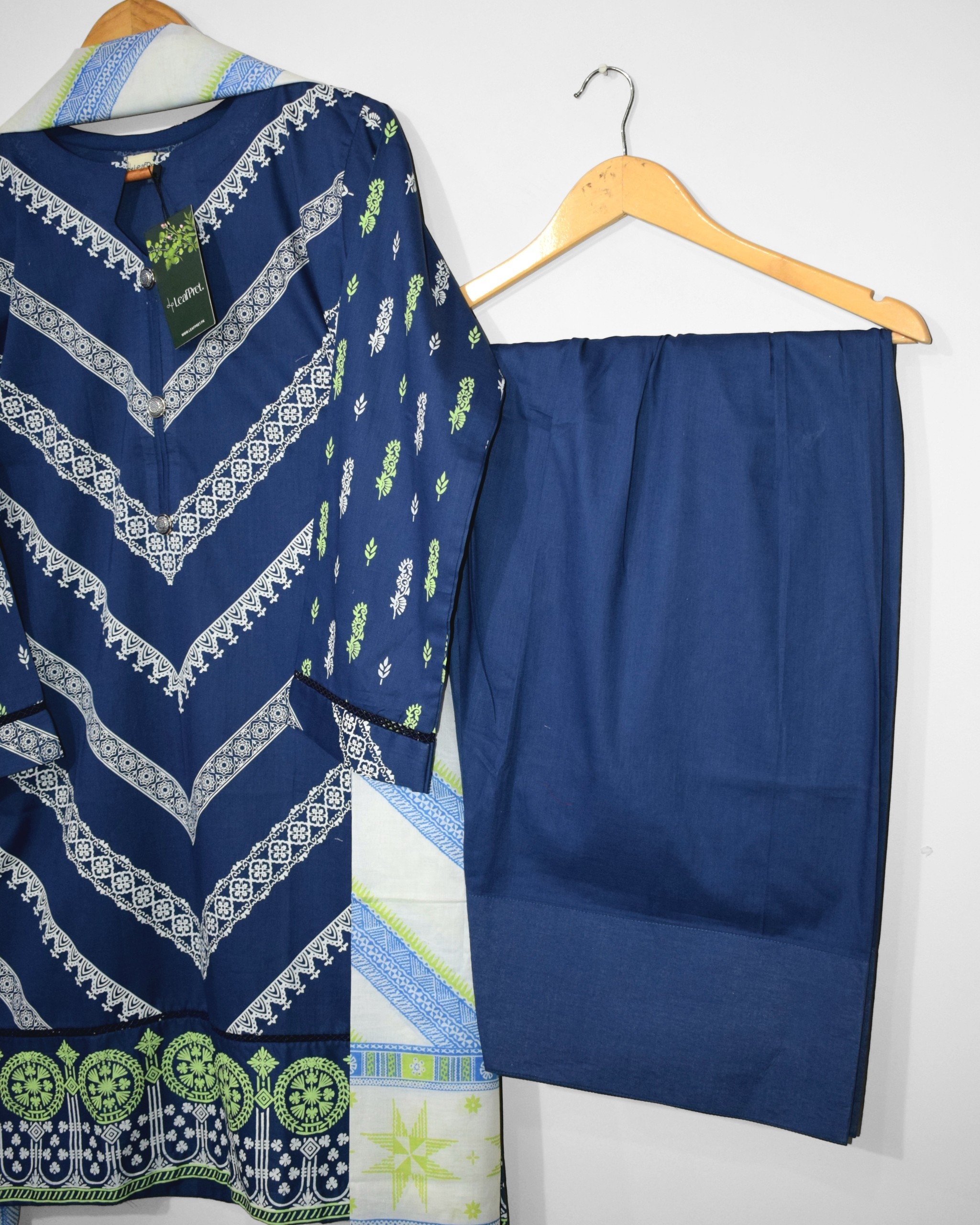 Neelzaar farshi shalwar stitched look