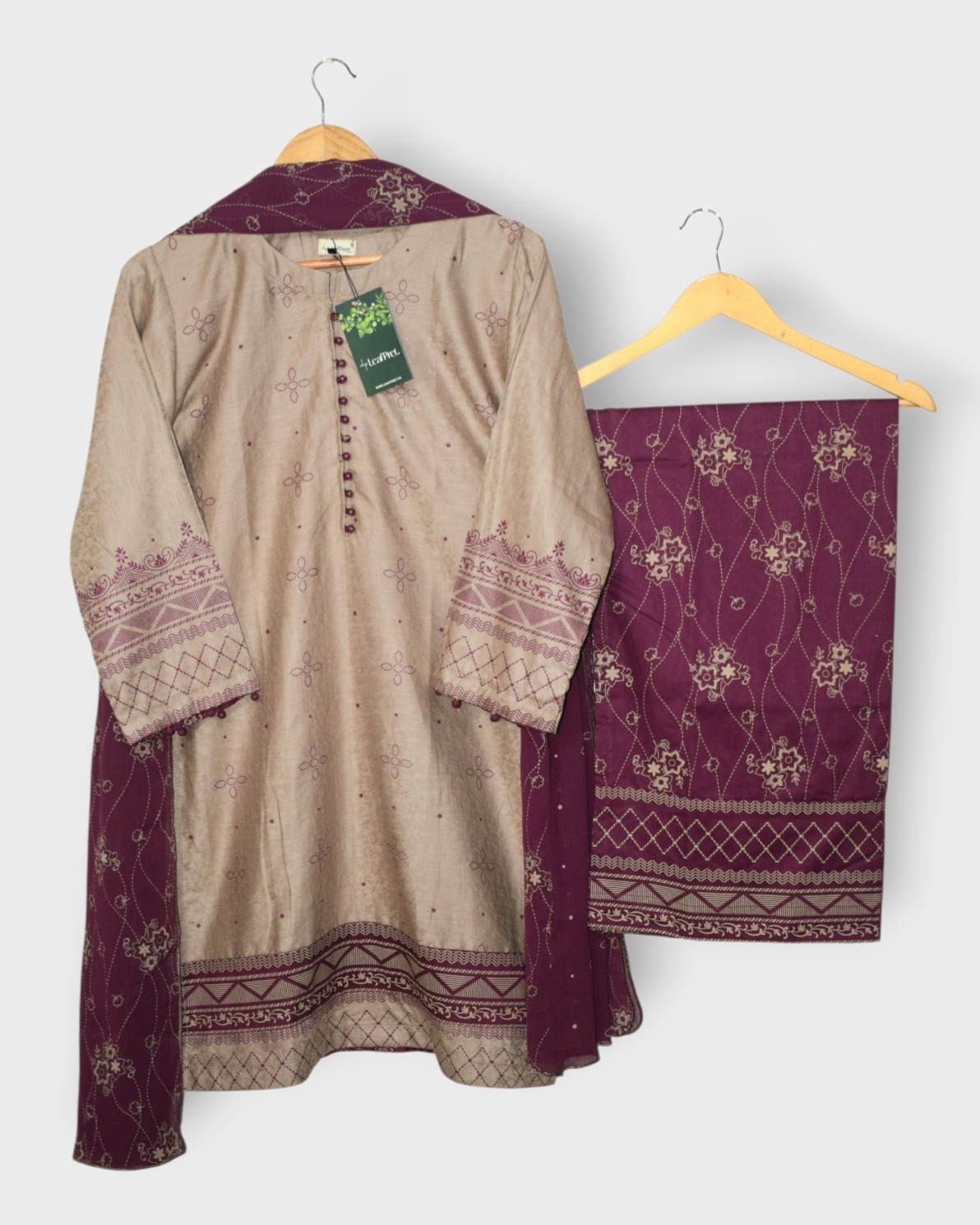 Desert Mauve 3 piece self jacquard lawn stitched suit with maroon print and chiffon dupatta by LeafPret