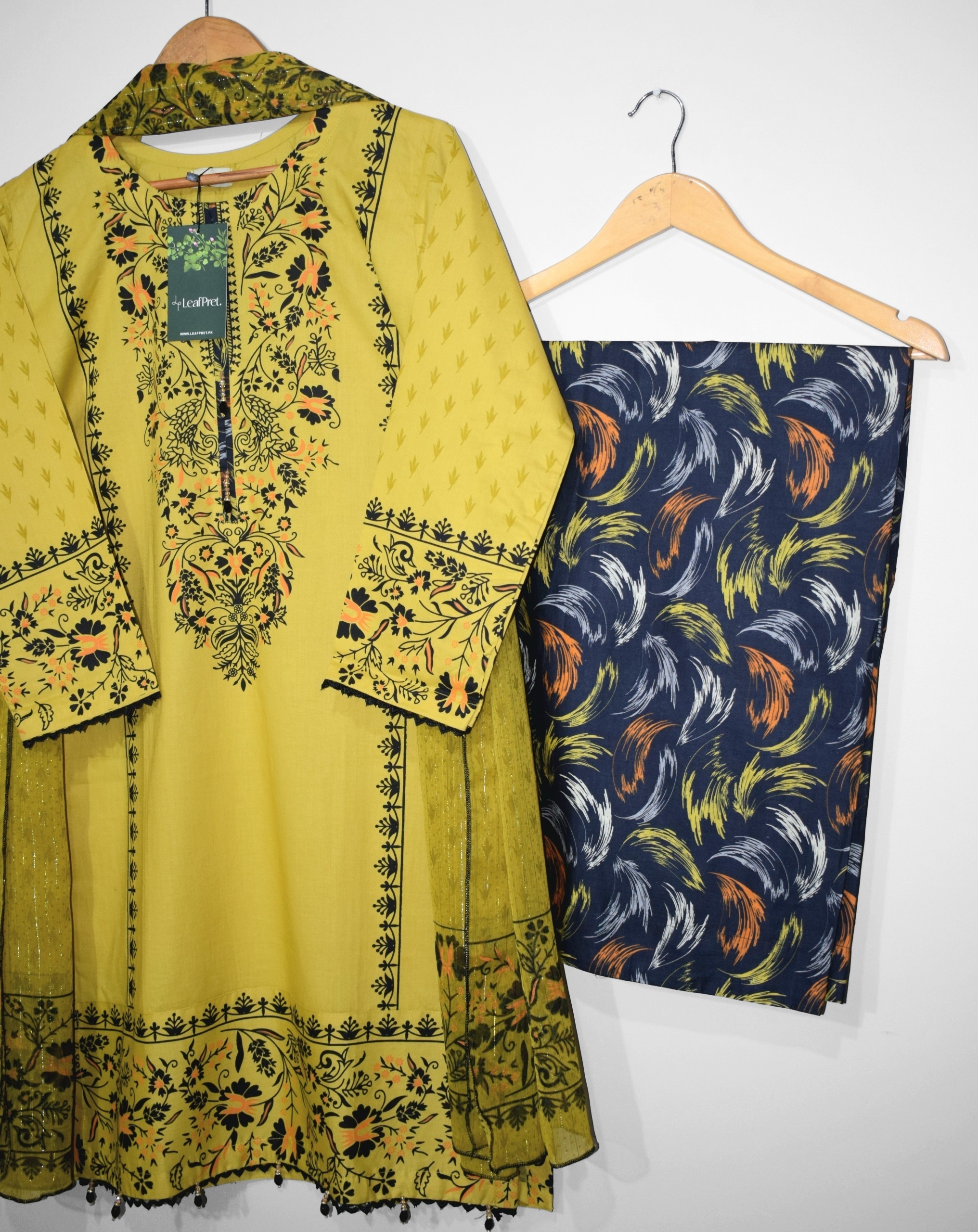Printed lawn palazzo Dhani suit multicolor abstract design Pakistan stitched suit
