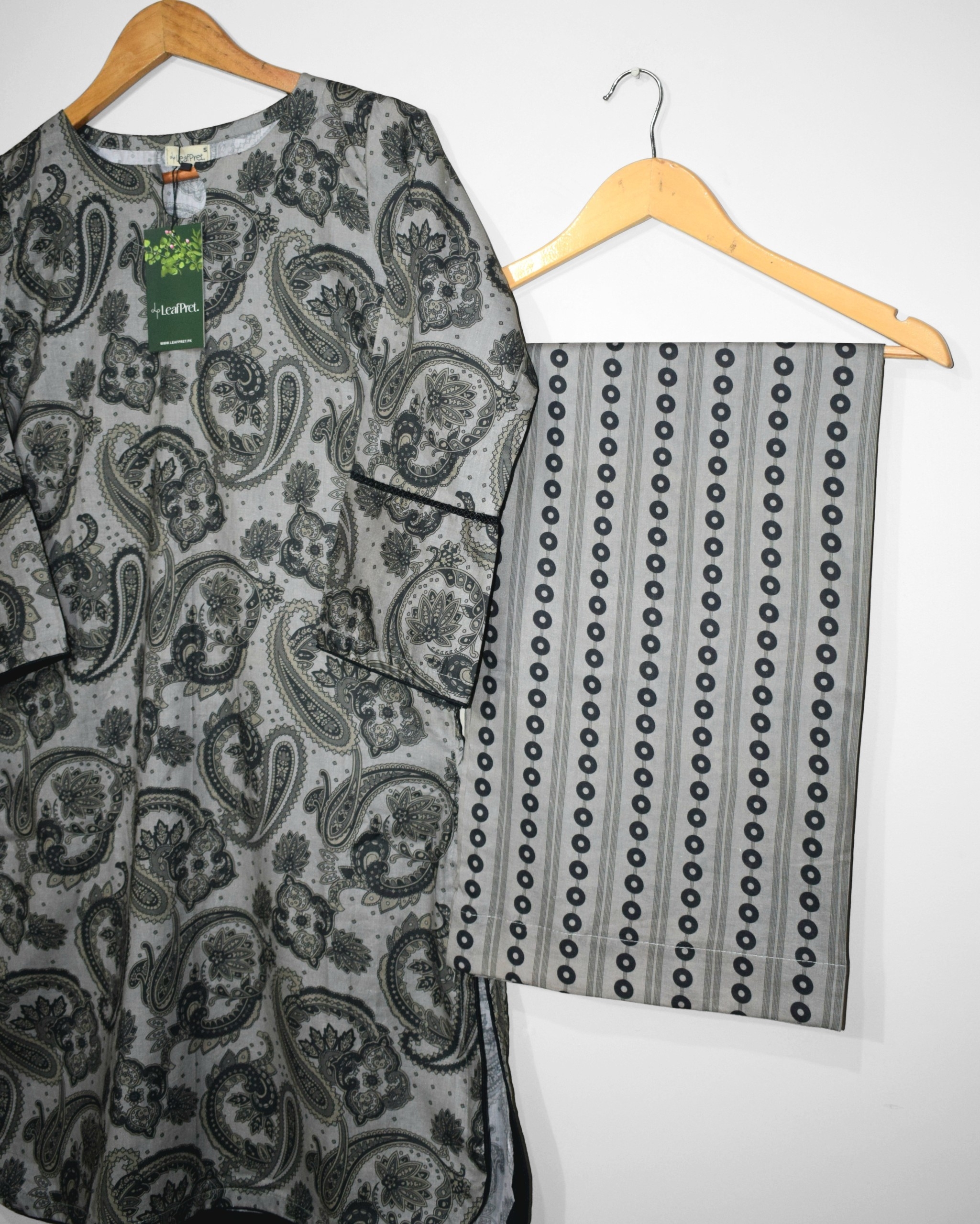 Digital printed lawn palazzo with striped monochrome pattern from Noir Paisley 2 piece summer suit Pakistan